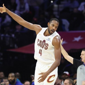 kaiyun-攻防压制！莫布里大帽布里奇斯 反击转身抹过防守暴扣打停黄蜂